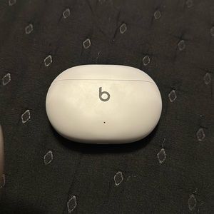 Brand new beats earbuds by dr dre